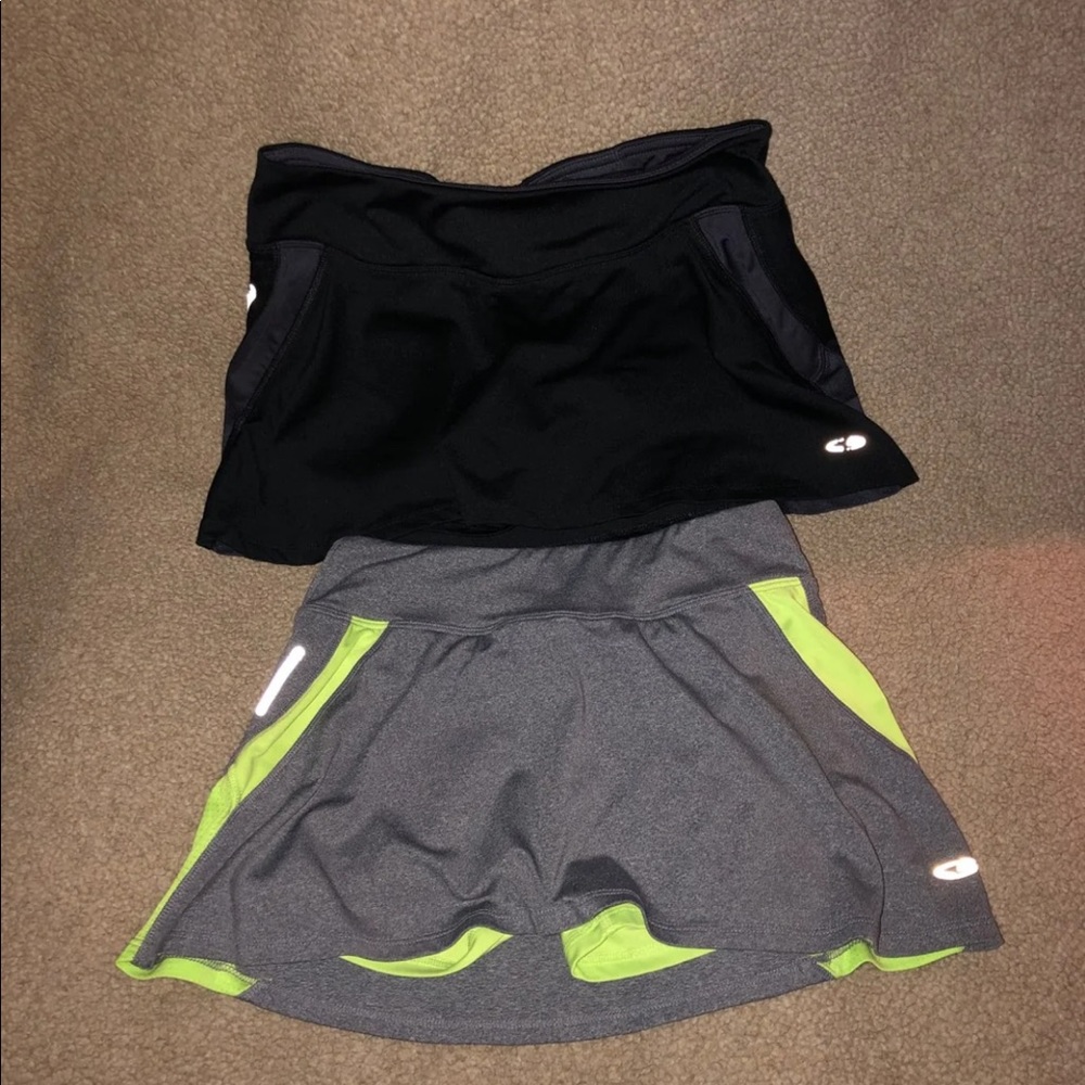 Women’s or teen athletic skirts size extra small.